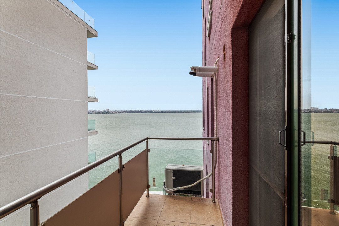 Mamaia Central 2 camere lux 94 mp parcare inclusă vedere superbă
