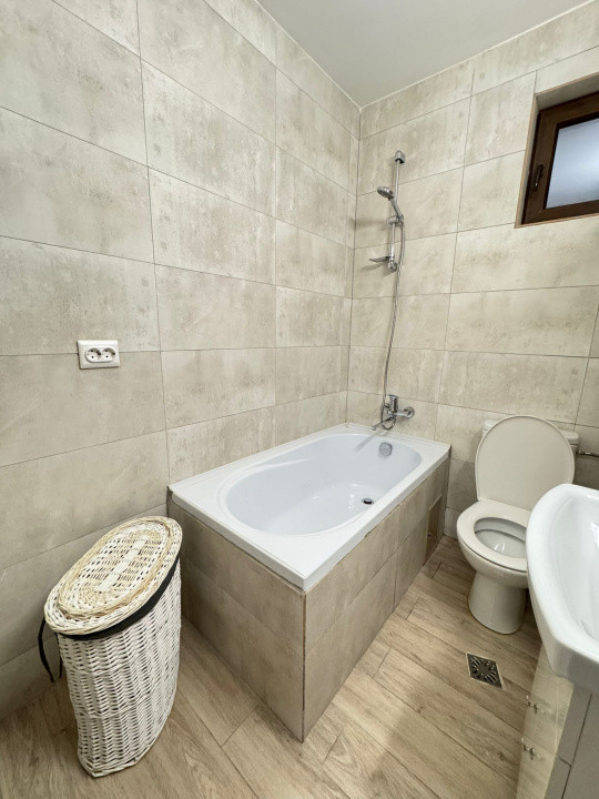 Delfinariu apartament 2 camere in vila parter loc parcare termen lung