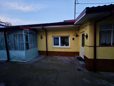 Stadion casa cu teren 300mp