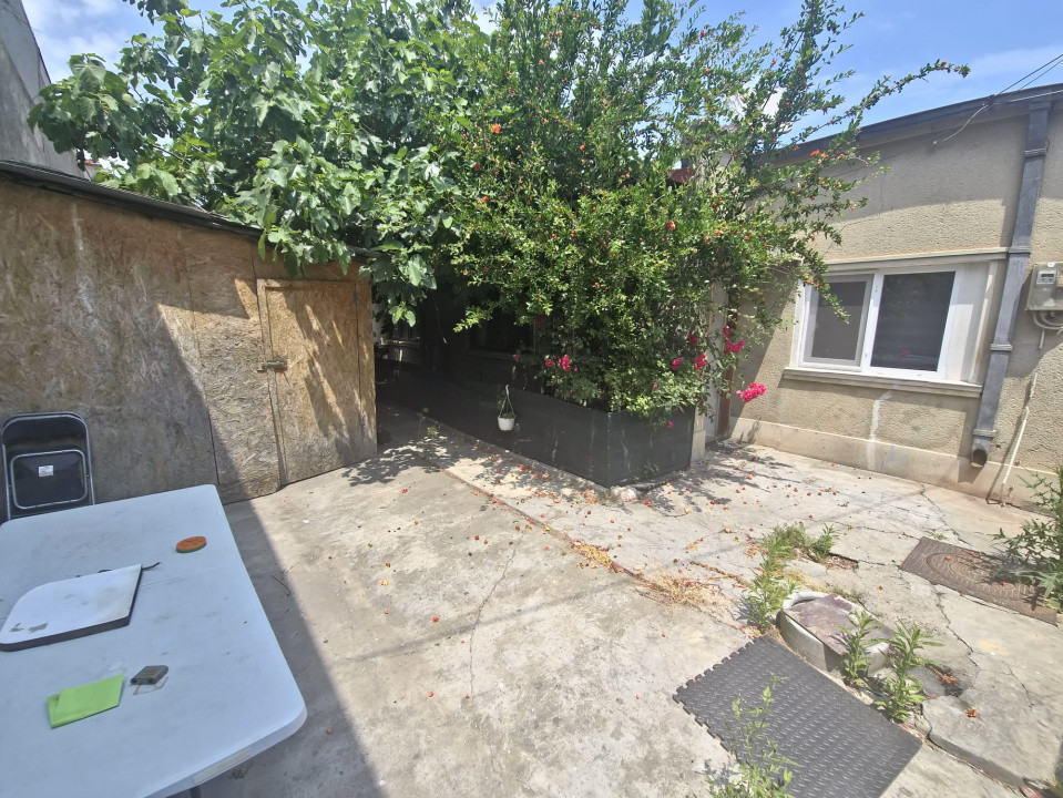 Piata Chiliei casa demolabila teren 204 mp