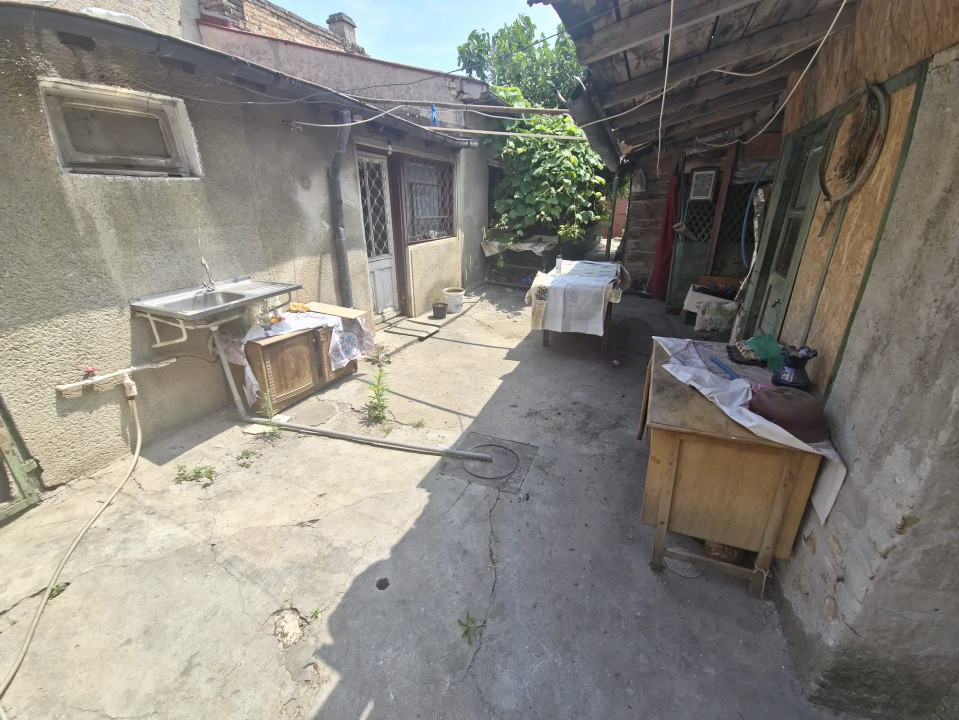 Piata Chiliei casa demolabila teren 204 mp