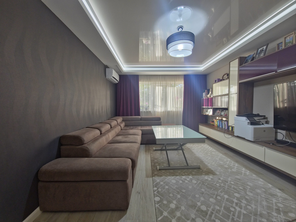 Ocazie!Poarta 6 apartament  3 camere renovat lux etaj 3/4, incalzire pardoseală