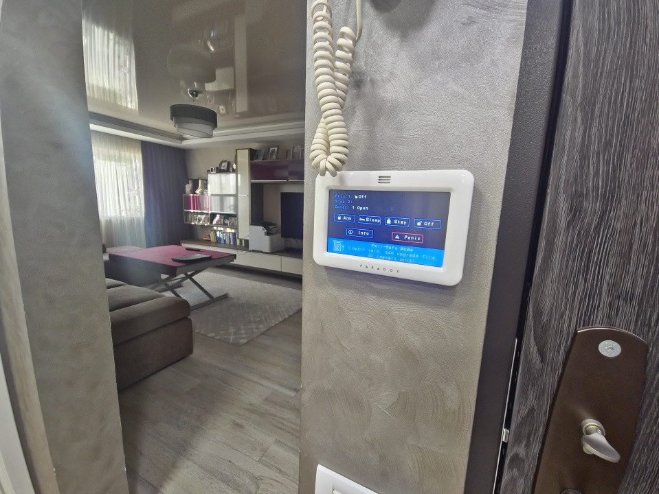 Ocazie!Poarta 6 apartament  3 camere renovat lux etaj 3/4, incalzire pardoseală