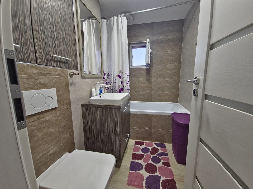 Ocazie!Poarta 6 apartament  3 camere renovat lux etaj 3/4, incalzire pardoseală