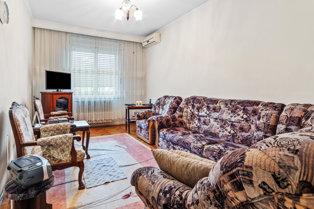Vilă tip bloc 12 camere, 2 garaje 2 boxe zona Tomis 1 Flămânda