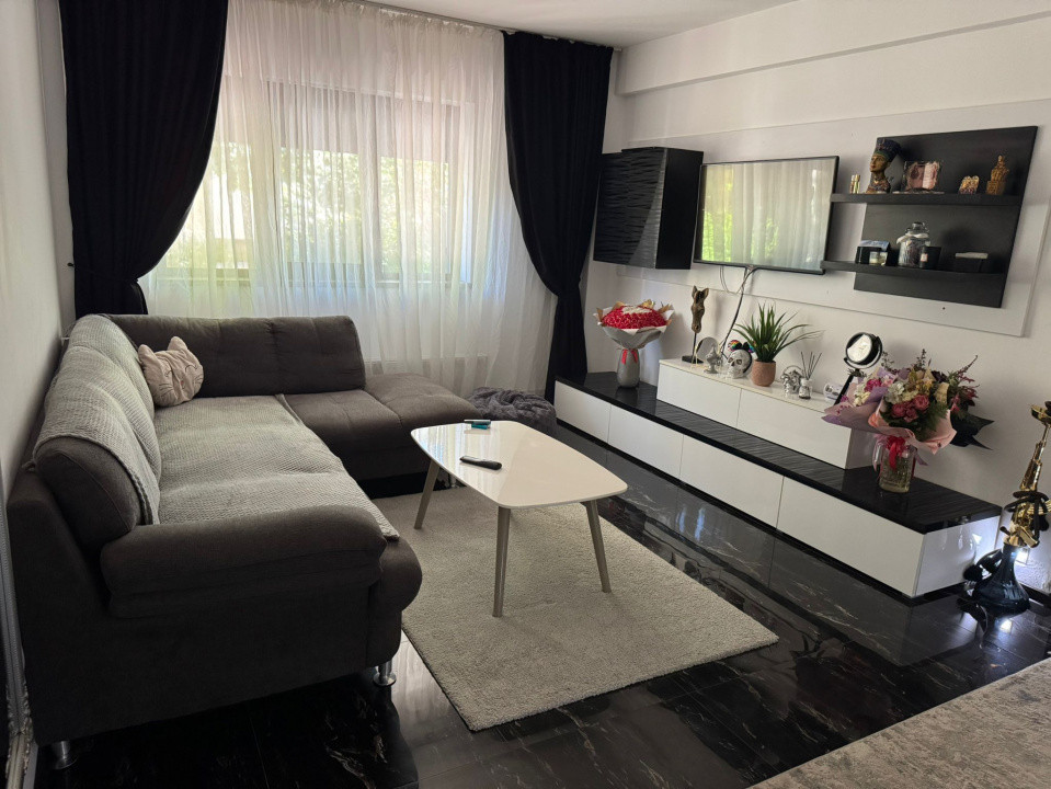  Faleza Nord • Parter •  2 camere Spațiu comercial  transformat în locuință