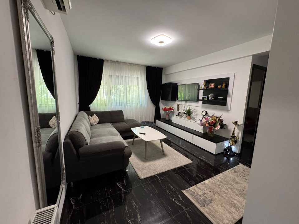  Faleza Nord • Parter •  2 camere Spațiu comercial  transformat în locuință