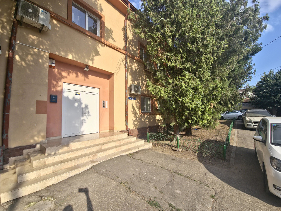 Faleză Nord Clădire birouri cu 25+ încăperi Afacere la cheie complet închiriat