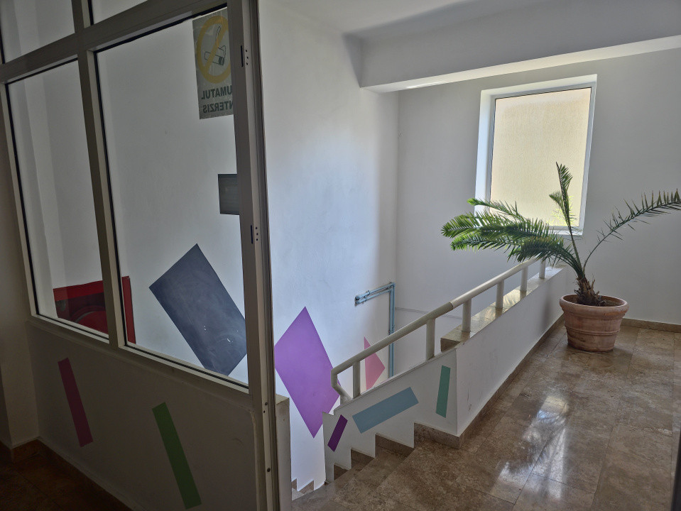 Faleză Nord Clădire birouri cu 25+ încăperi Afacere la cheie complet închiriat