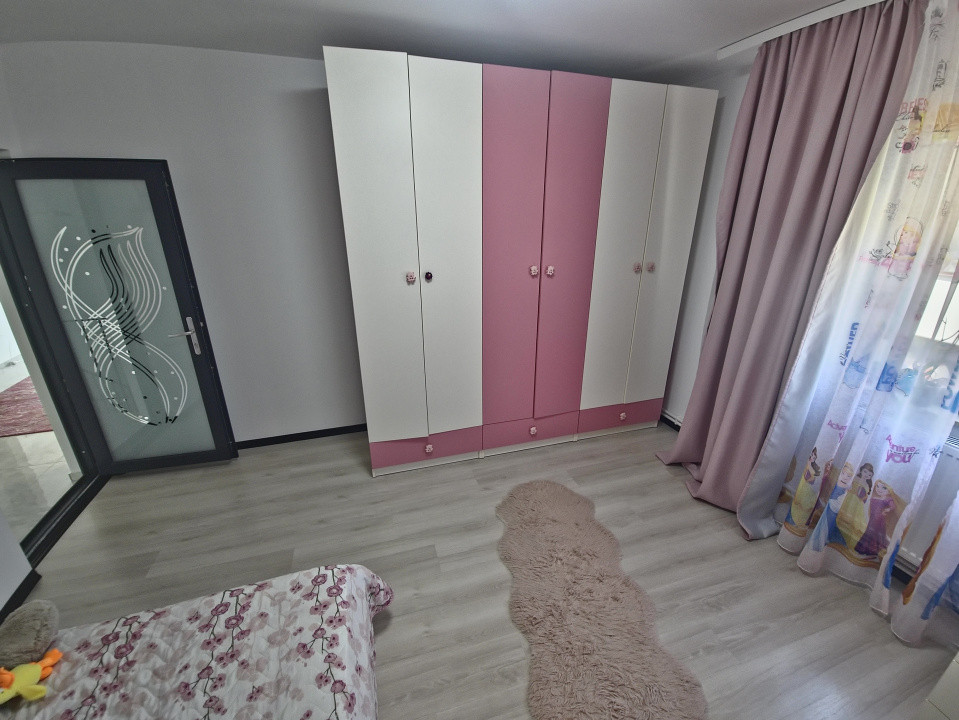 Valu lui Traian vilă 4 camere, curte foișor termen lung
