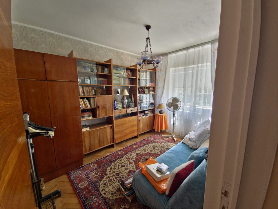 Miga apartament 3 camere decomandat cu boxa