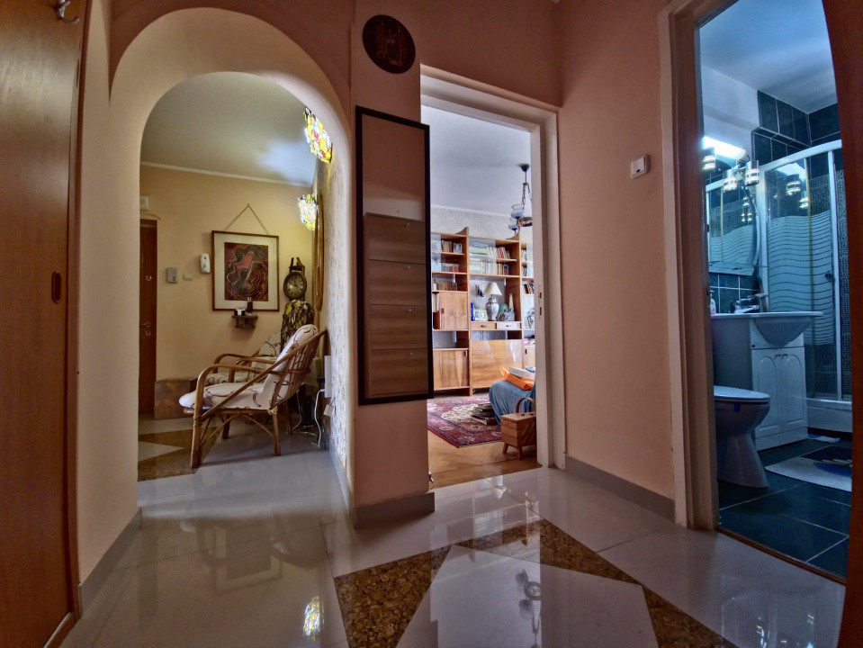 Miga apartament 3 camere decomandat cu boxa