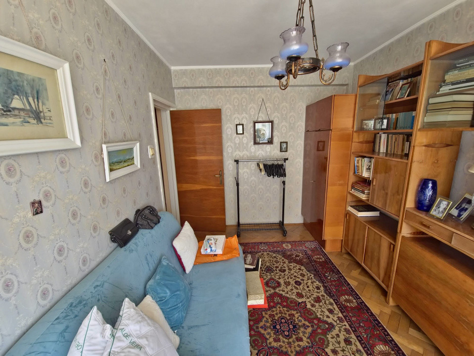 Miga apartament 3 camere decomandat cu boxa