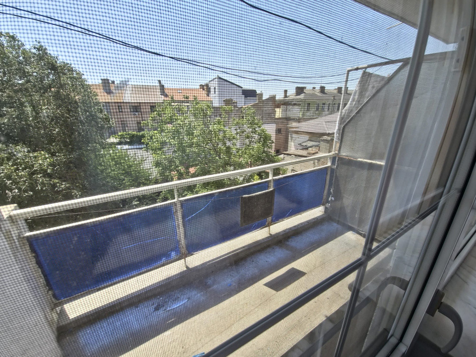 Miga apartament 3 camere decomandat cu boxa
