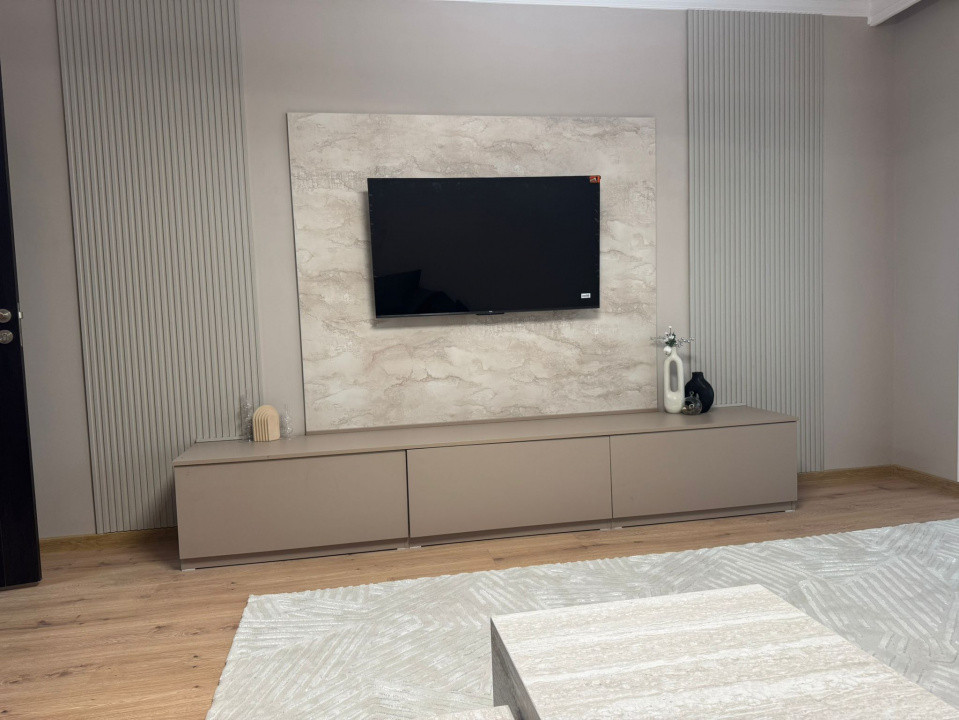 Stadion apartament 3 camere decomandat termen lung
