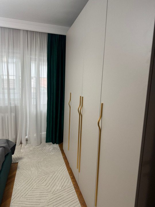 Stadion apartament 3 camere decomandat termen lung