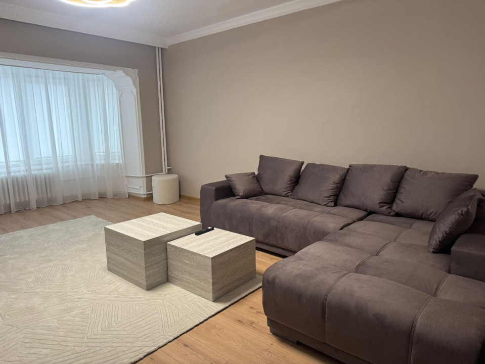 Stadion apartament 3 camere decomandat termen lung