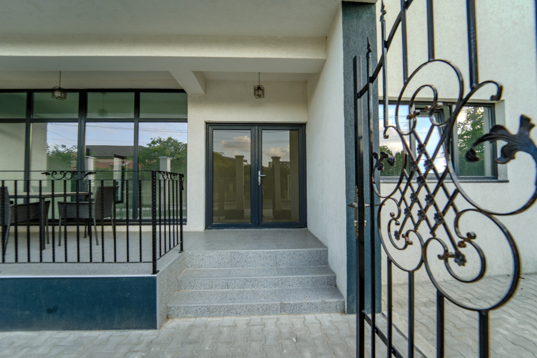 Vilă stil mediteranean Ovidiu poziție excelentă 5 camere posibil schimb
