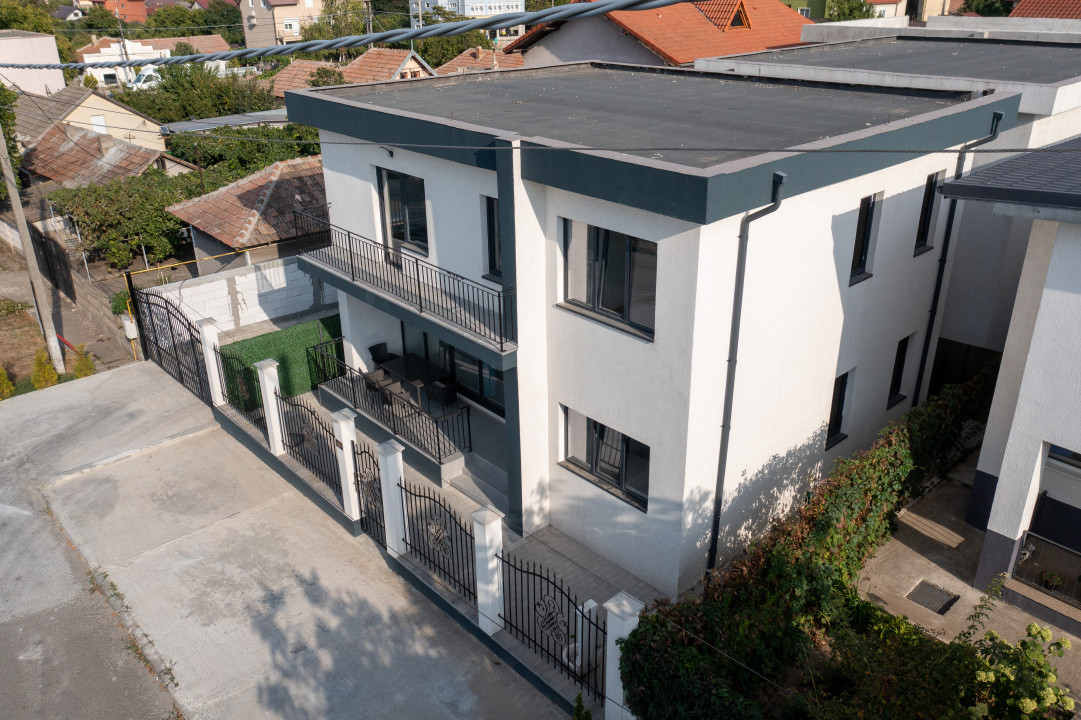 Vilă stil mediteranean Ovidiu poziție excelentă 5 camere posibil schimb