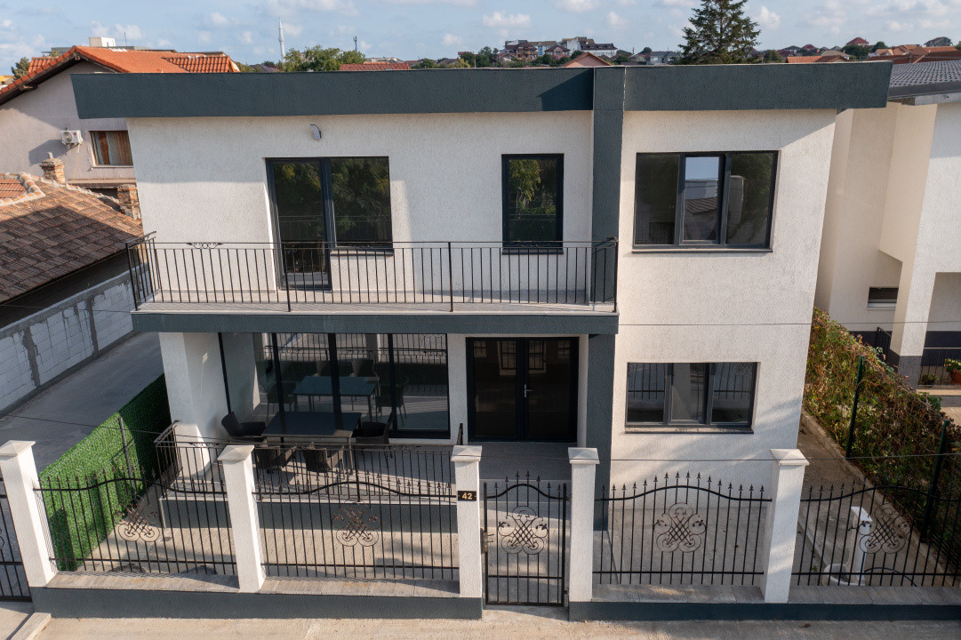 Vilă stil mediteranean Ovidiu poziție excelentă 5 camere posibil schimb