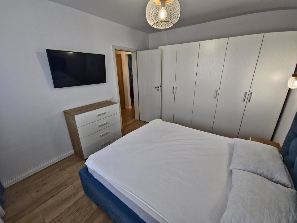 Tomis Plus  Apartament 2 camere  mobilat modern  parcare  vedere superbă