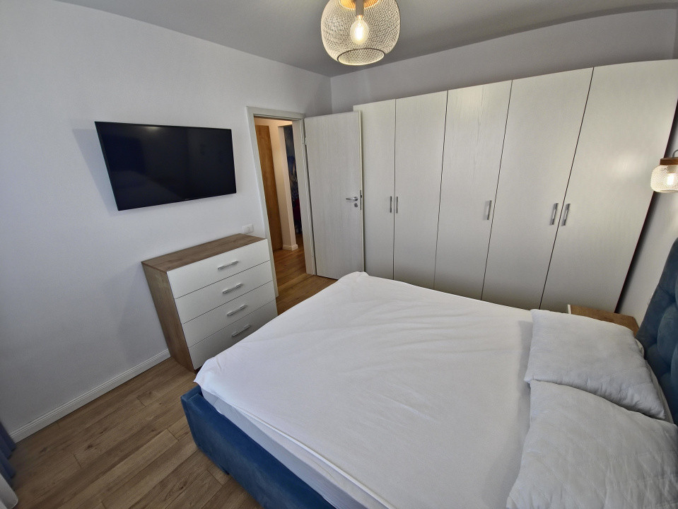 Tomis Plus  Apartament 2 camere  mobilat modern  parcare  vedere superbă