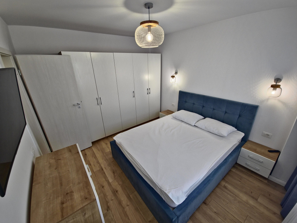 Tomis Plus  Apartament 2 camere  mobilat modern  parcare  vedere superbă