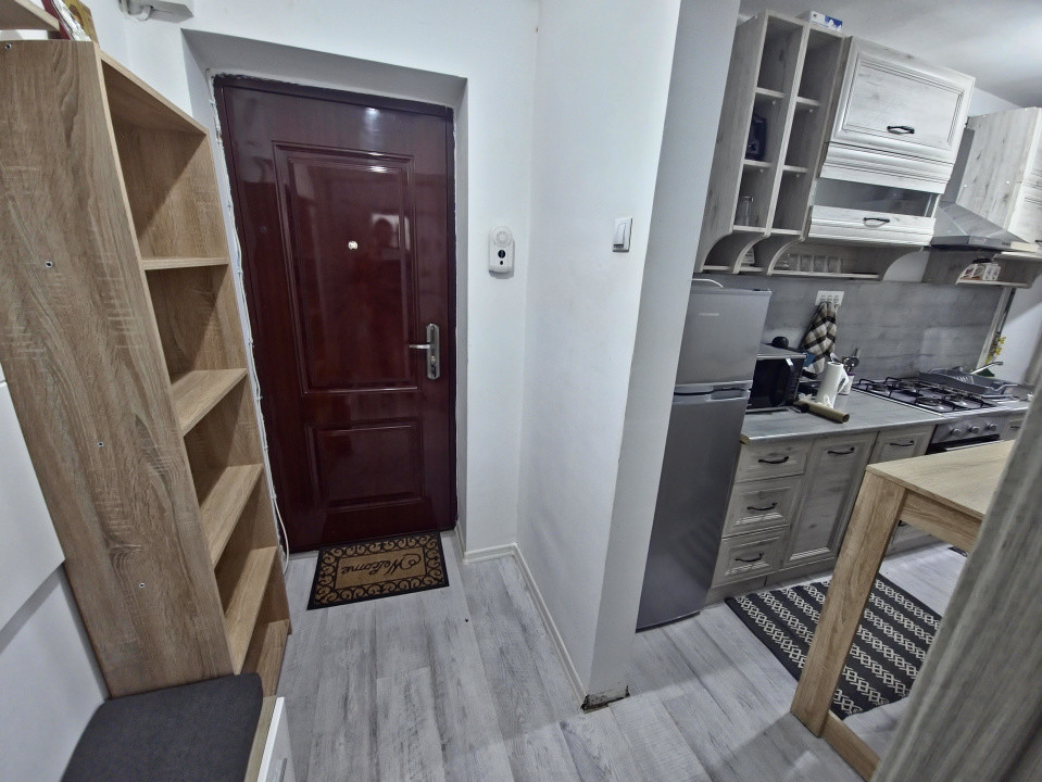 Piața Ovidiu 2 camere etaj 1 termen lung