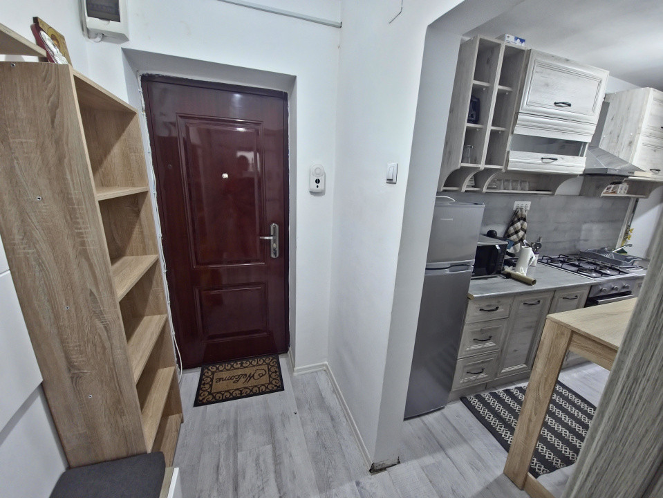 Piața Ovidiu 2 camere etaj 1 termen lung