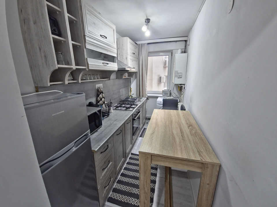 Piața Ovidiu 2 camere etaj 1 termen lung