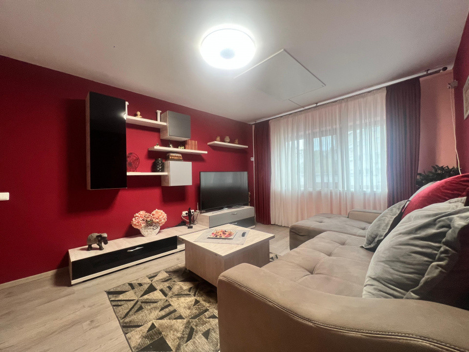 Trocadero apartament 2 camere decomandat cu loc de parcare rezervat