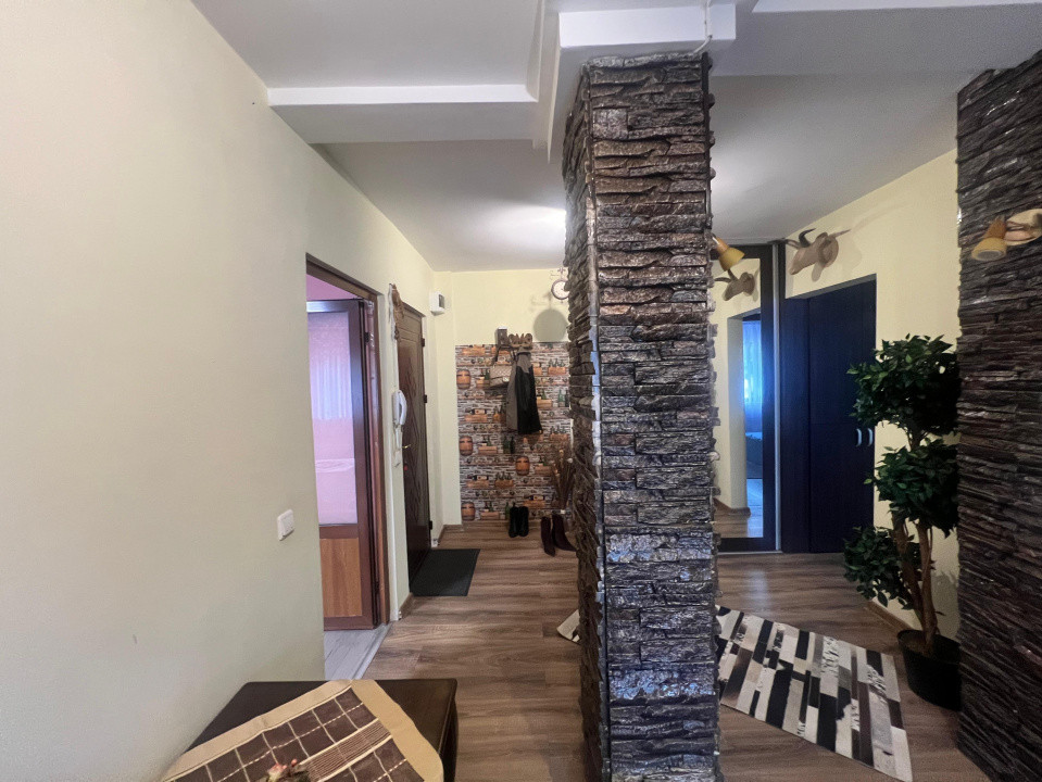 Trocadero apartament 2 camere decomandat cu loc de parcare rezervat