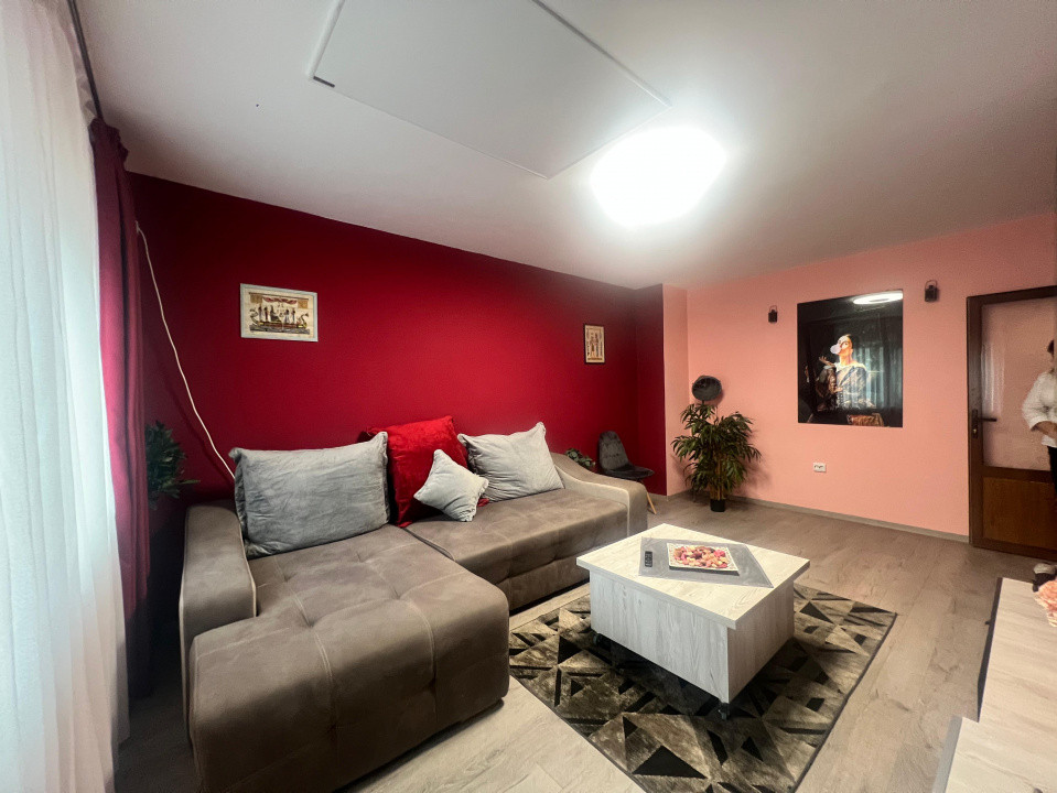 Trocadero apartament 2 camere decomandat cu loc de parcare rezervat
