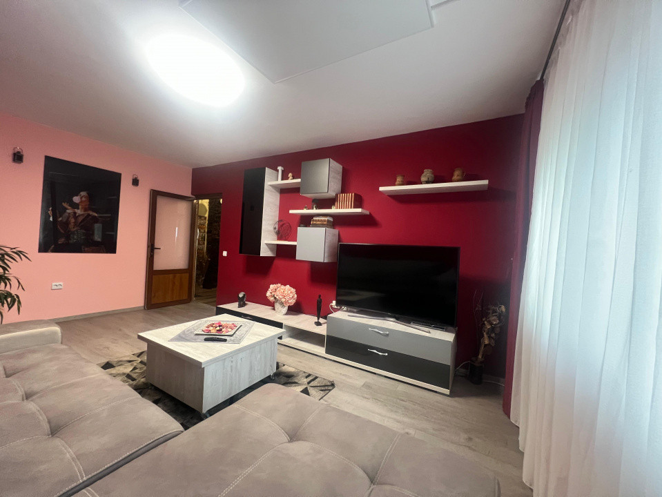 Trocadero apartament 2 camere decomandat cu loc de parcare rezervat