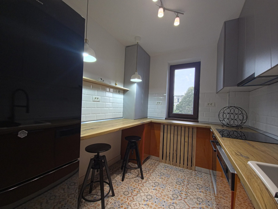 Apartament 3 camere, Tomis 2 – renovat, mobilat, utilat, 59 mp, etaj 3/4.