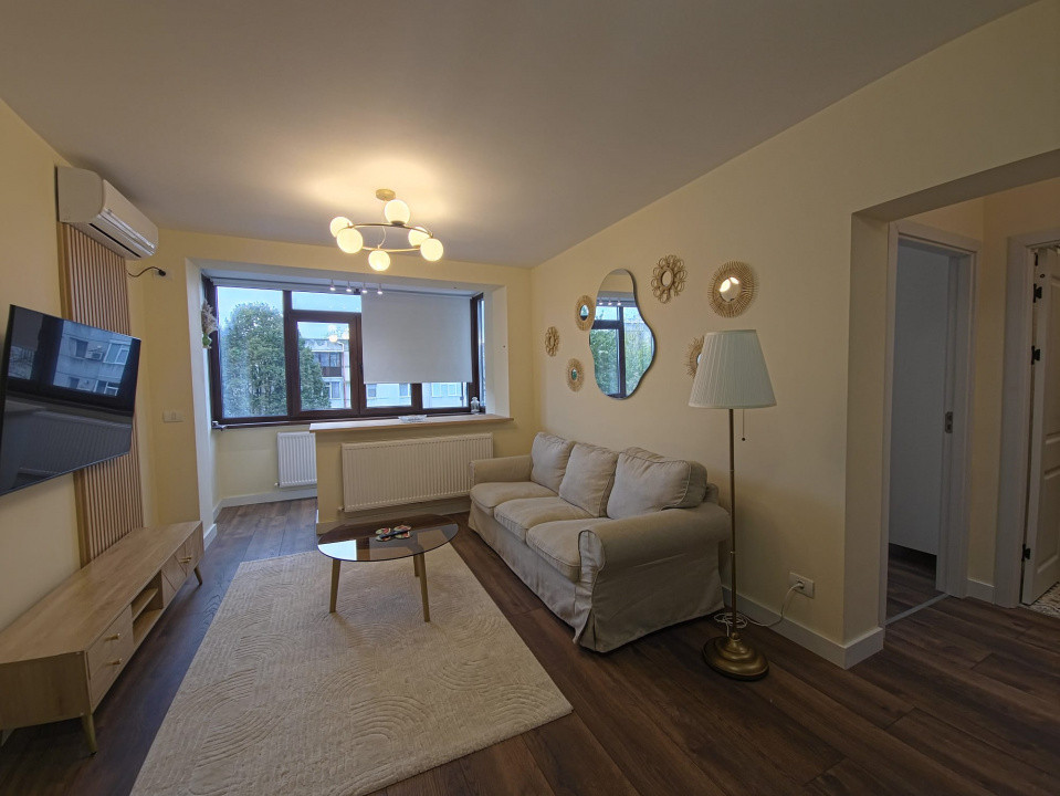 Apartament 3 camere, Tomis 2 – renovat, mobilat, utilat, 59 mp, etaj 3/4.