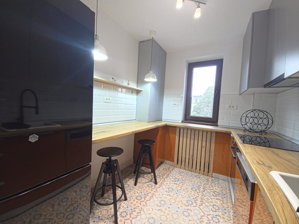 Apartament 3 camere, Tomis 2 – renovat, mobilat, utilat, 59 mp, etaj 3/4.