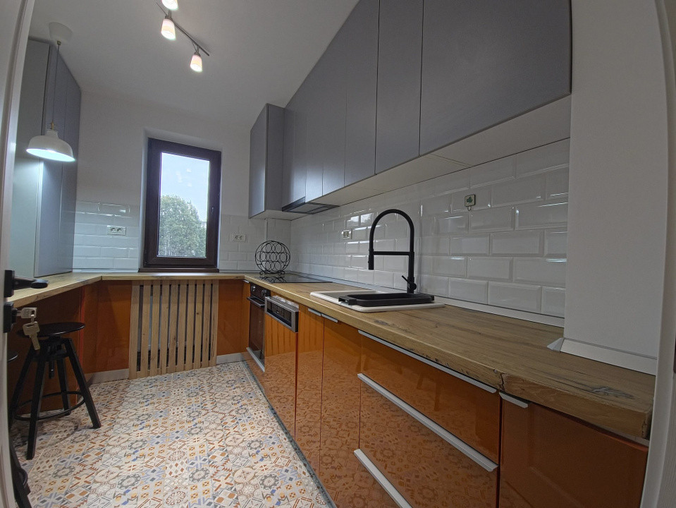 Apartament 3 camere, Tomis 2 – renovat, mobilat, utilat, 59 mp, etaj 3/4.