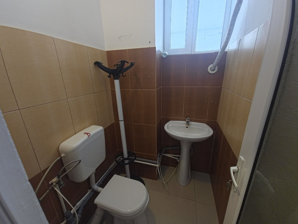 Spațiu comercial 35 mp zonă Stadion Constanța vad excelent