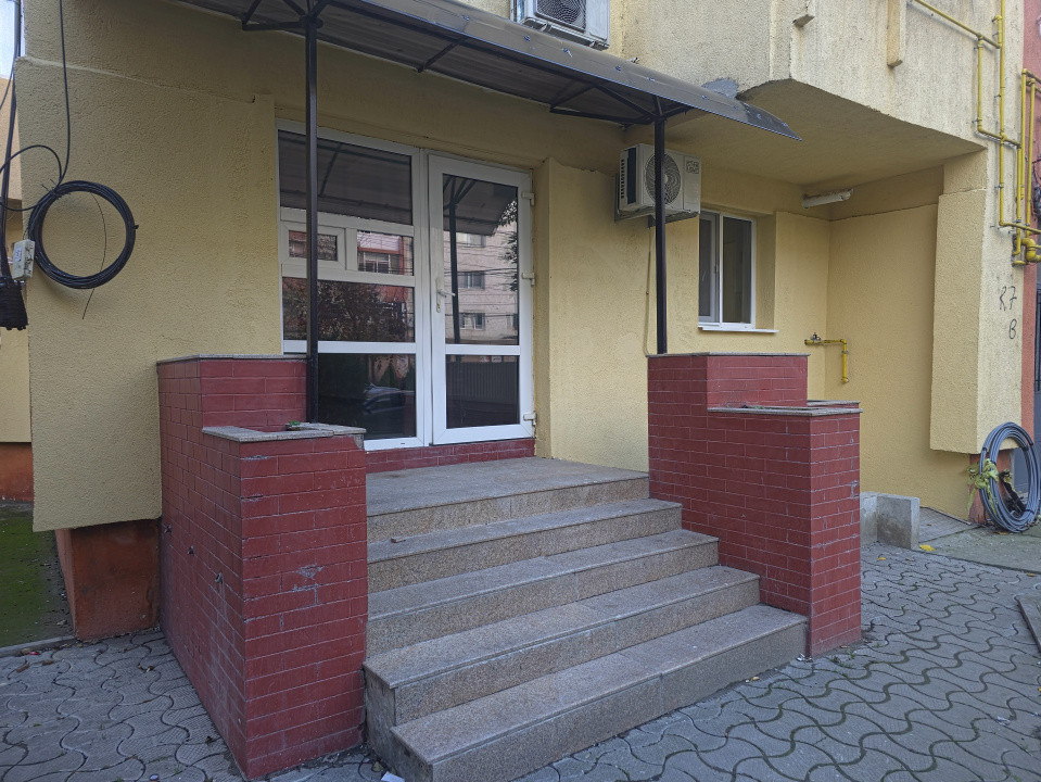 Spațiu Comercial Modern 3 camere Primul Chiriaș După Renovare – 49 mp