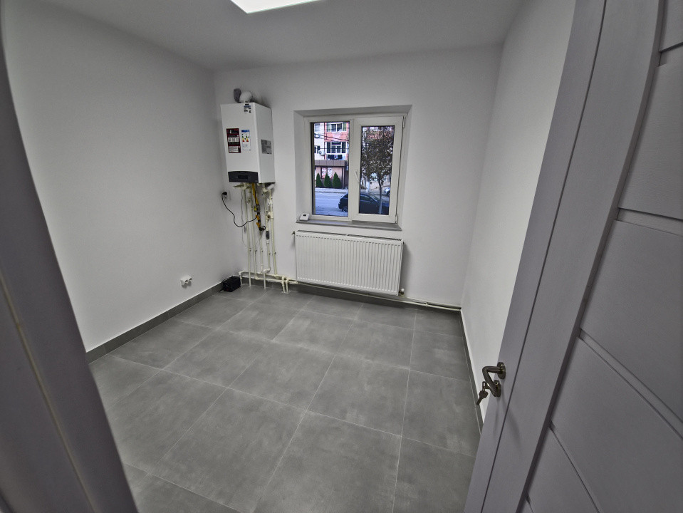 Spațiu Comercial Modern 3 camere Primul Chiriaș După Renovare – 49 mp