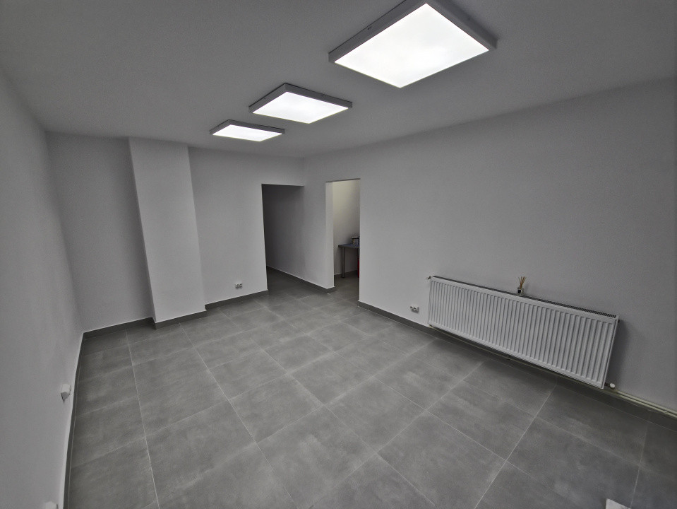 Spațiu Comercial Modern 3 camere Primul Chiriaș După Renovare – 49 mp