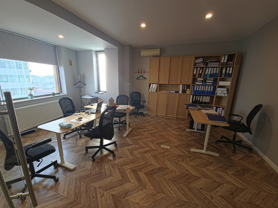 Spațiu Birouri 200 mp Bld. Mamaia Delfinariu Utilități + Mobilier incluse