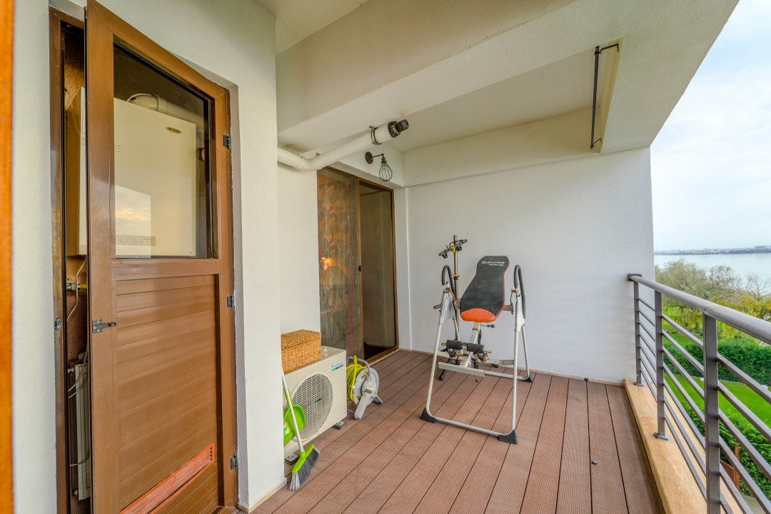 Mamaia 3 camere lux terasă cu vedere frontala la lac parcare subterana