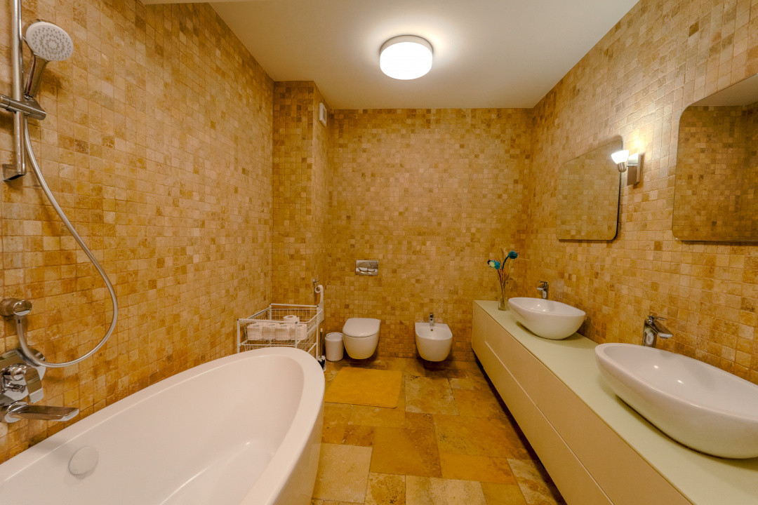 Mamaia 3 camere lux terasă cu vedere frontala la lac parcare subterana