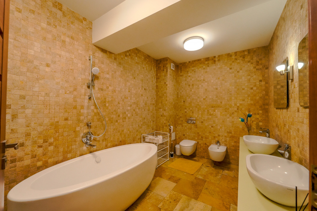 Mamaia 3 camere lux terasă cu vedere frontala la lac parcare subterana