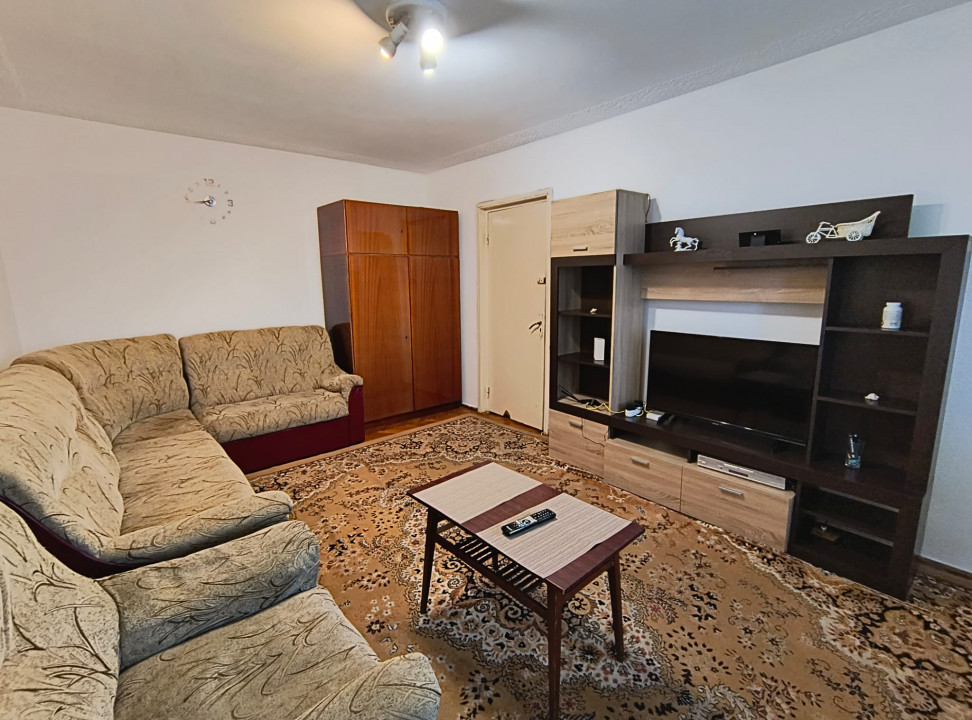 Ciresica apartament 2 camere decomandat