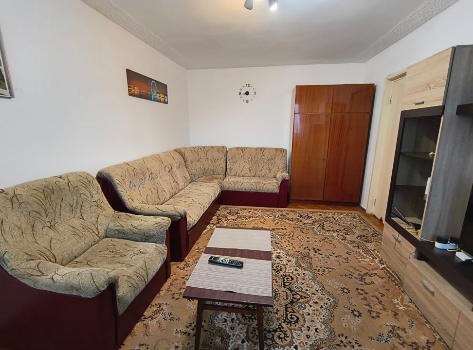 Ciresica apartament 2 camere decomandat