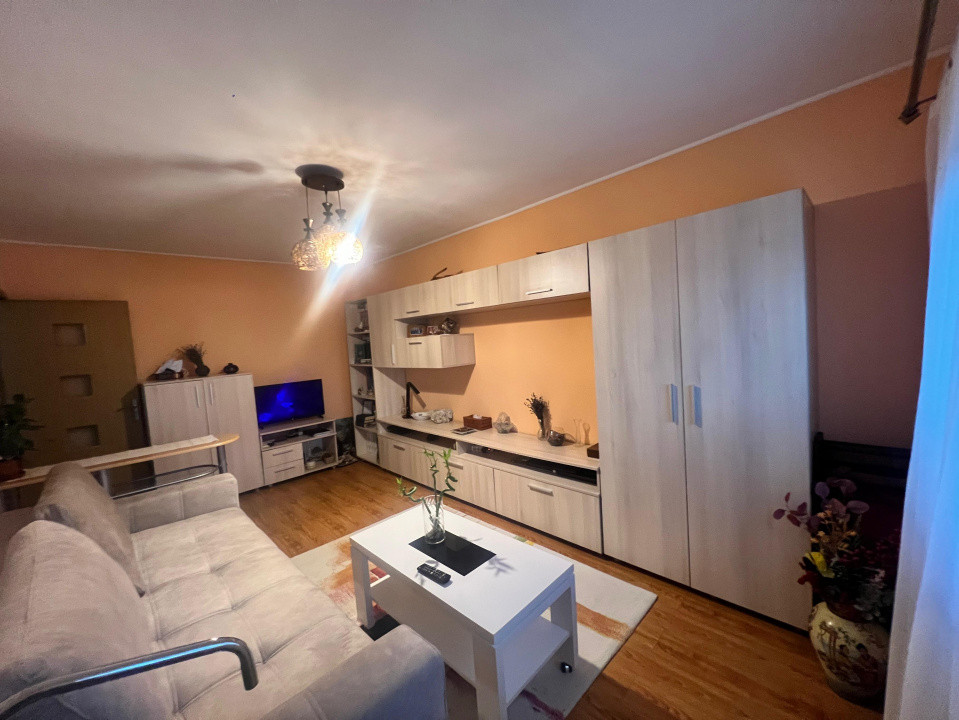   Km 4-5  Anda apartament 2 camere decomandat renovat