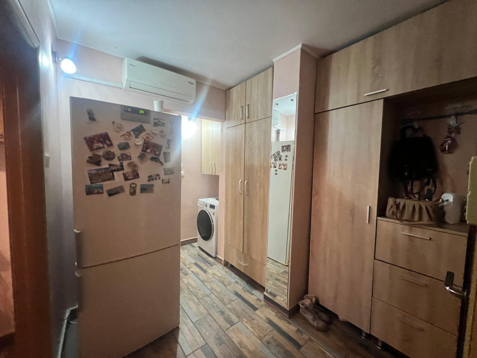   Km 4-5  Anda apartament 2 camere decomandat renovat